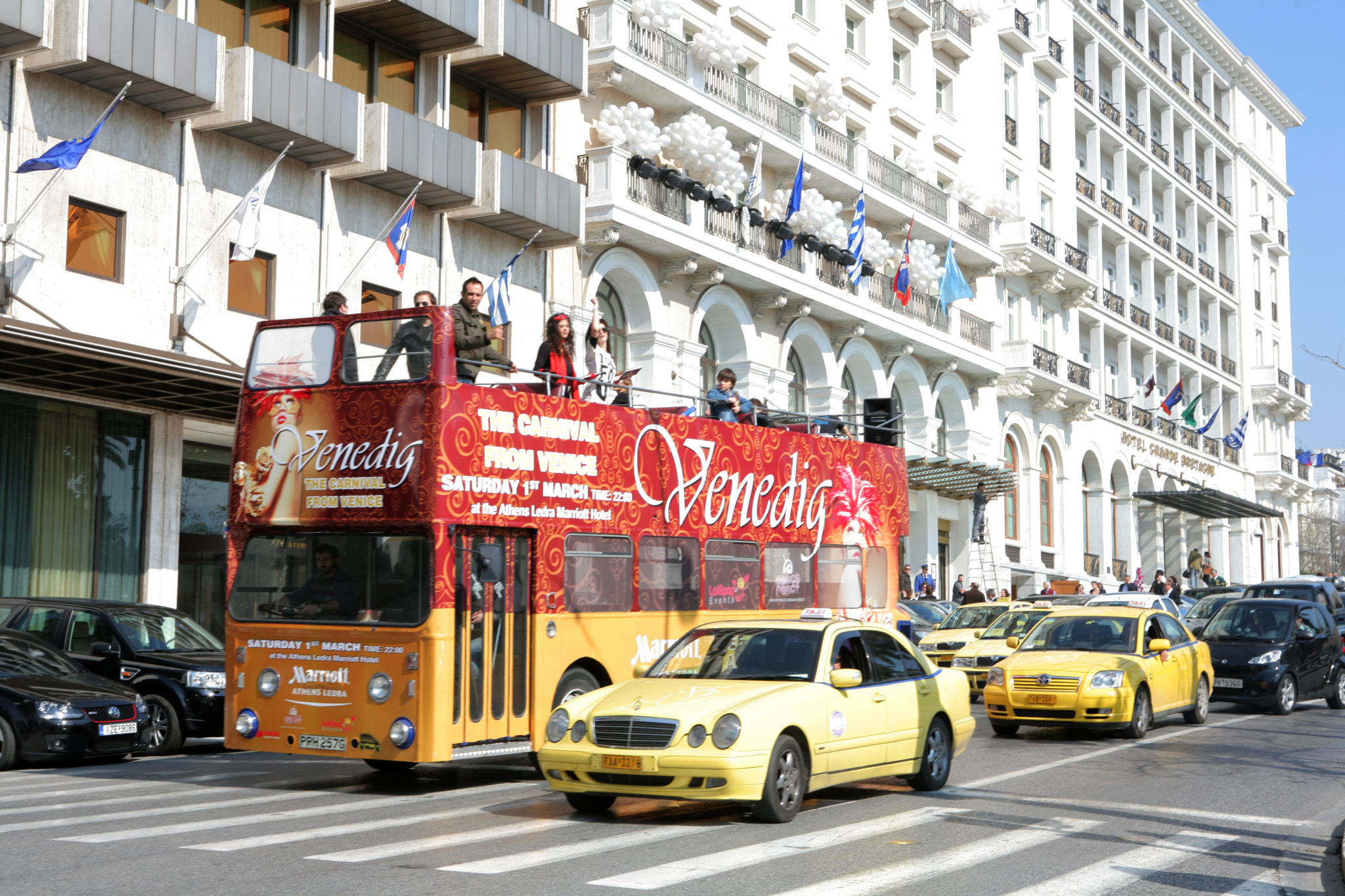 Venedig carnivan of venice roadshow with double decker bus | Custom Promotional Vehicles